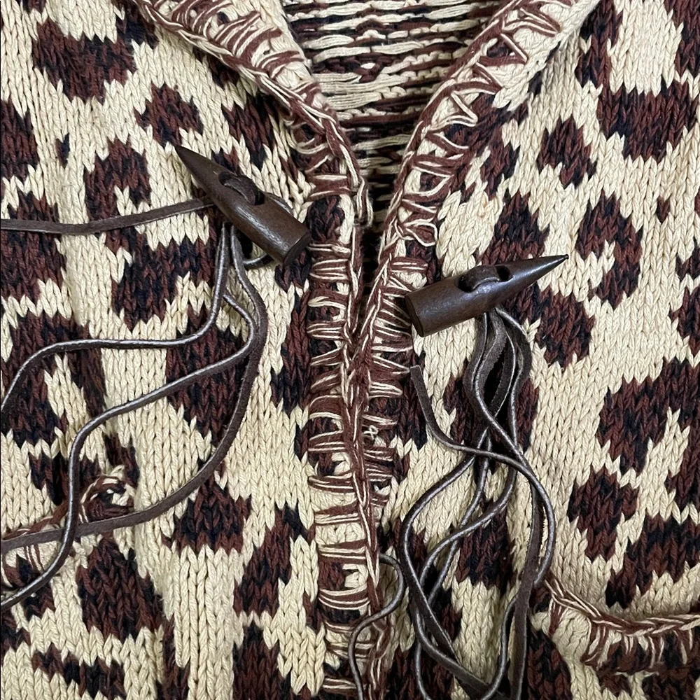 Harold’s vintage knitted by hand leopard grandpa sweater, whipped stitch design - Picture 6 of 8